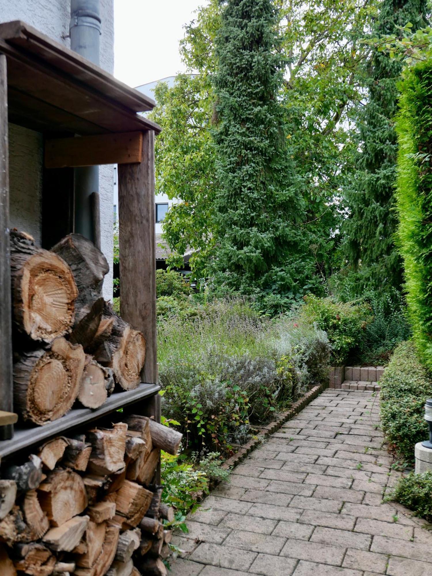 Schoenes Apartment Mit Terrasse Im Steingarten Bad Vilbel Kültér fotó